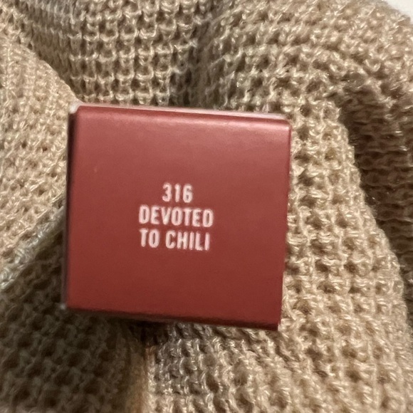 MAC POWDER KISS LIPSTICK 316 DEVOTED TO CHILI - Picture 7 of 9